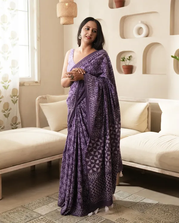 Rustic_Purple_Cotton_Dabu_Butti_Print_Mul_Saree_For_Women